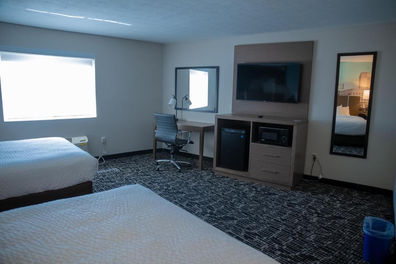 Clarion Pointe Indianapolis Airport Hotel Plainfield Exterior foto