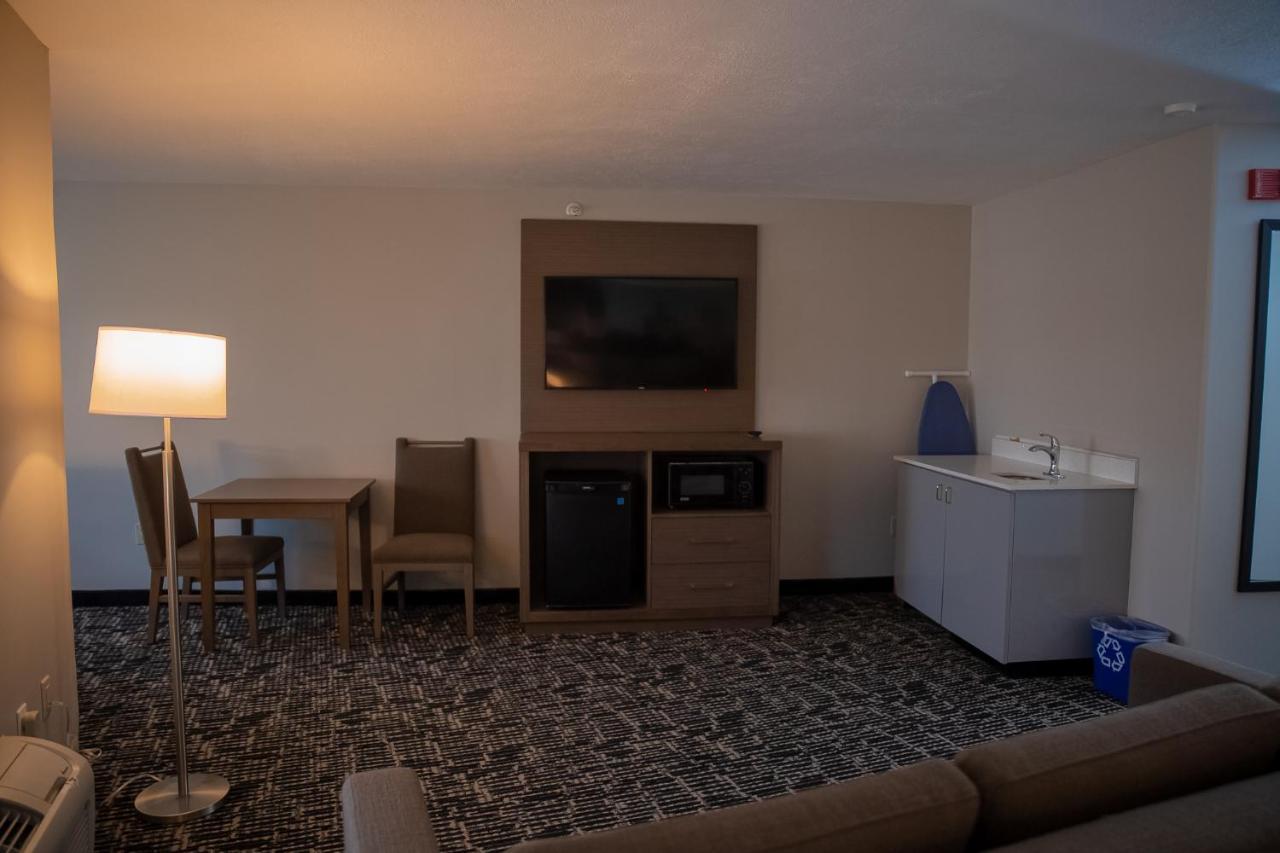 Clarion Pointe Indianapolis Airport Hotel Plainfield Exterior foto