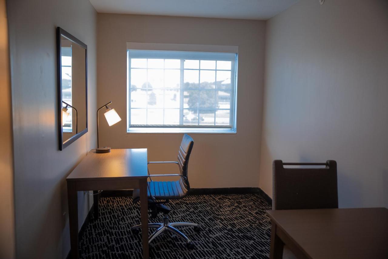 Clarion Pointe Indianapolis Airport Hotel Plainfield Exterior foto