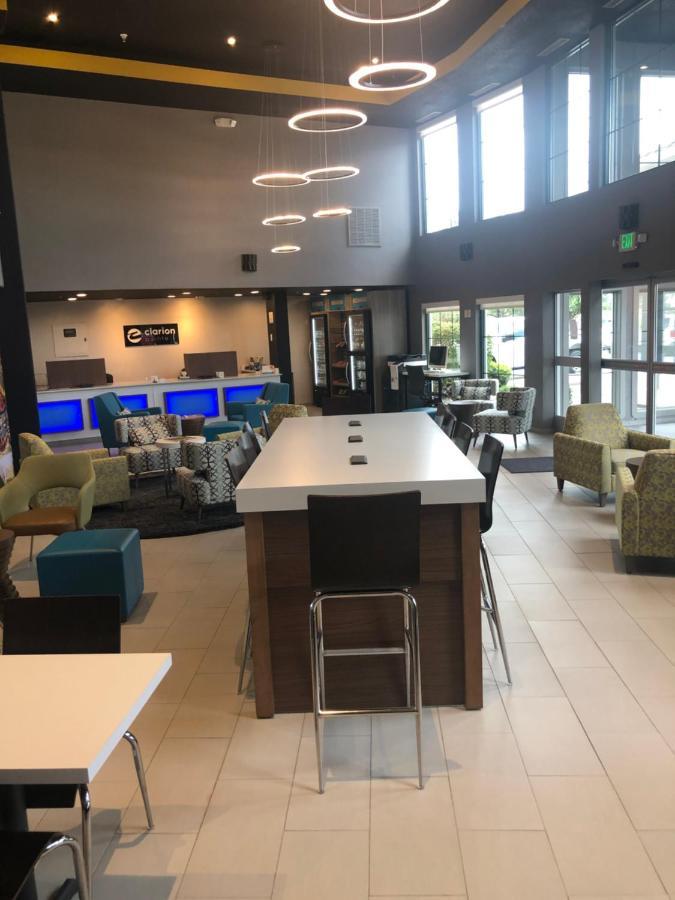 Clarion Pointe Indianapolis Airport Hotel Plainfield Exterior foto